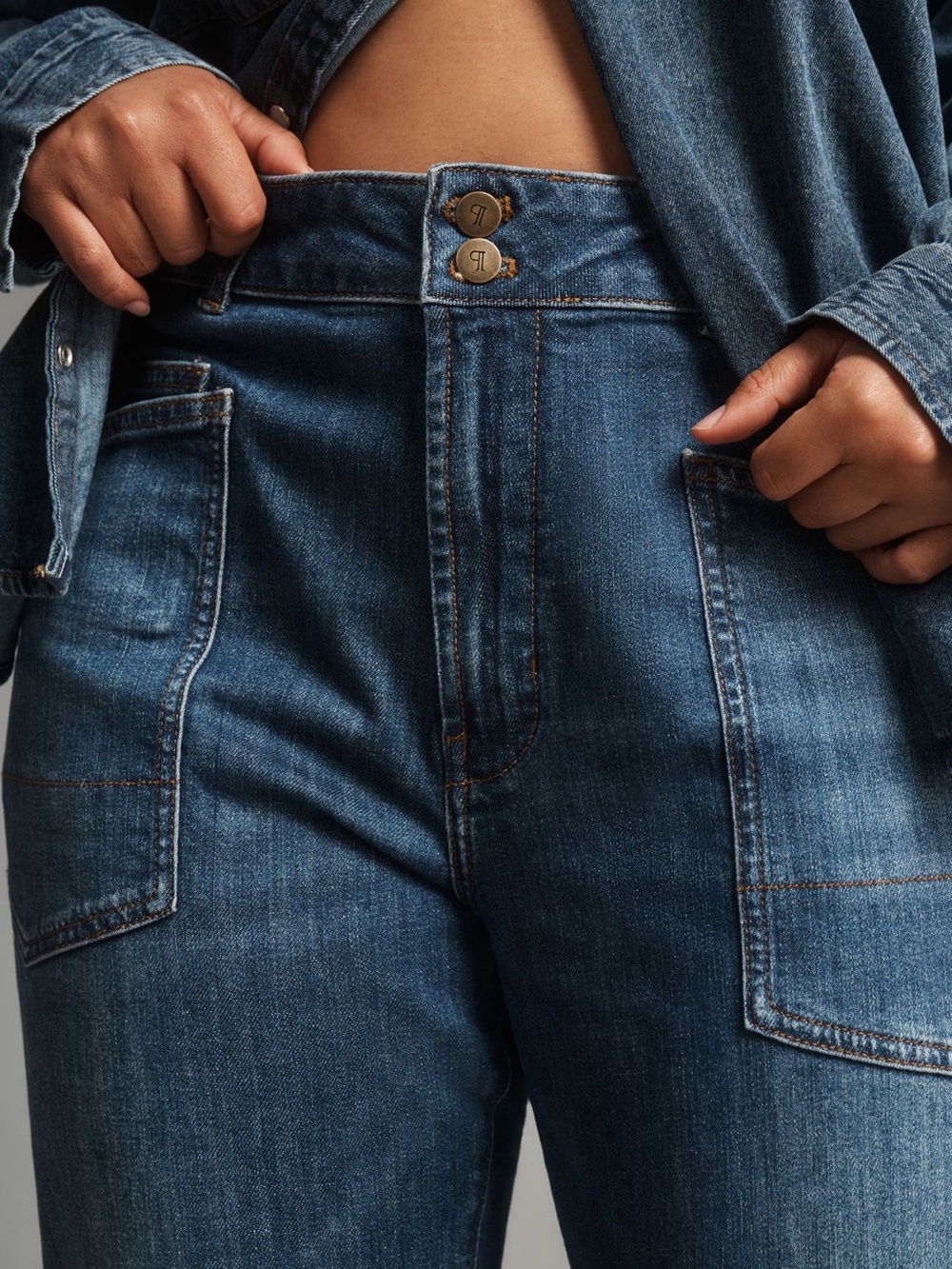 Anthropologie Pilcro The Wanderer Mid-Rise Relaxed Jeans in Borocay Wash Size 28 - Picture 4 of 10